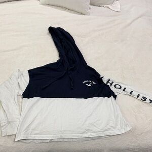 Hollister Black and White Pullover